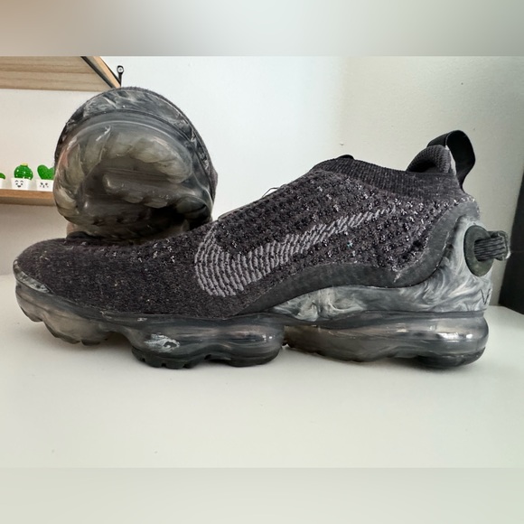 Nike Vapormax US W8 - Picture 2 of 4